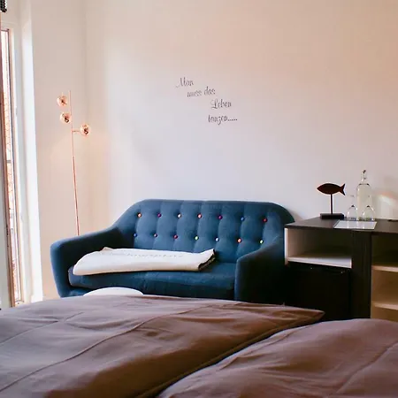 Deichhotel Rose Hotel *